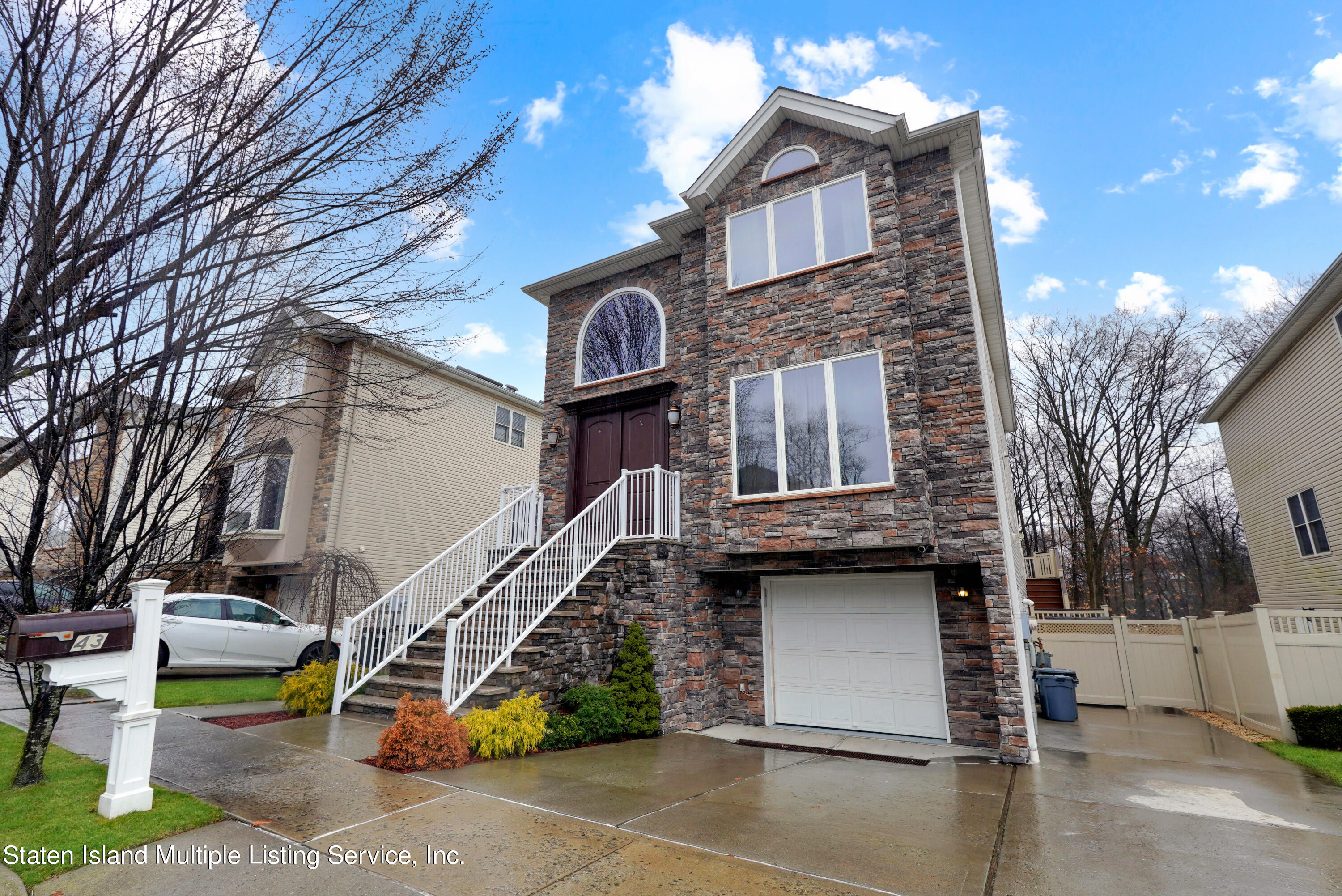 43 Brookside Loop Staten Island, NY 10309 - Photo 2 of 58 Photo Jun 18 2019, 4 02 51 PM