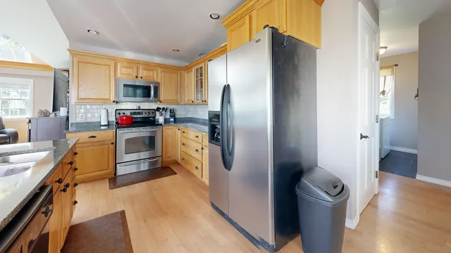 $600,000 | 255 Talbot Avenue, Rockland, ME 04841