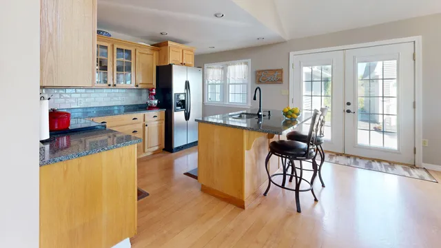 $600,000 | 255 Talbot Avenue, Rockland, ME 04841