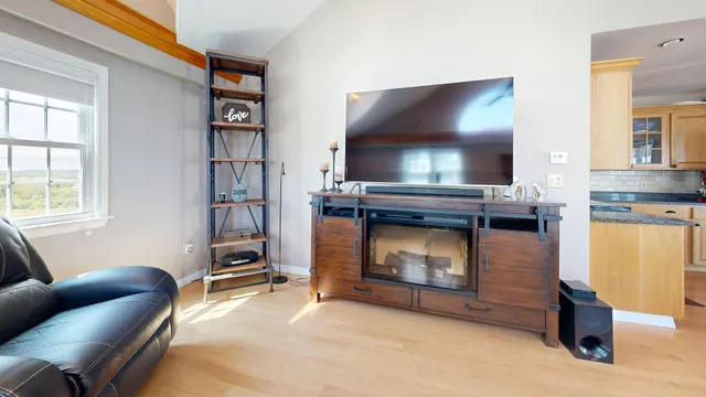 $600,000 | 255 Talbot Avenue, Rockland, ME 04841