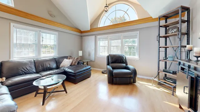 $600,000 | 255 Talbot Avenue, Rockland, ME 04841