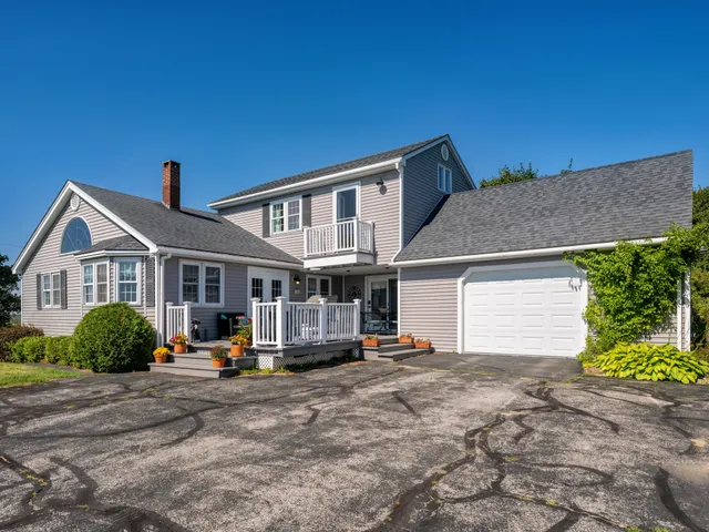 $600,000 | 255 Talbot Avenue, Rockland, ME 04841