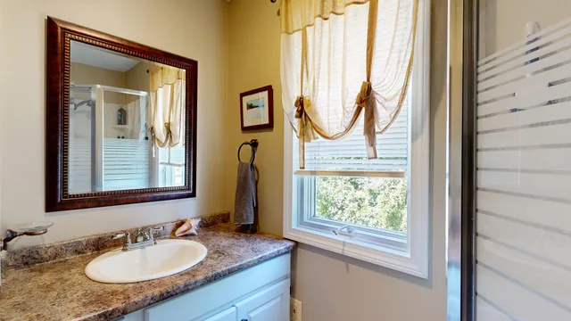 $600,000 | 255 Talbot Avenue, Rockland, ME 04841