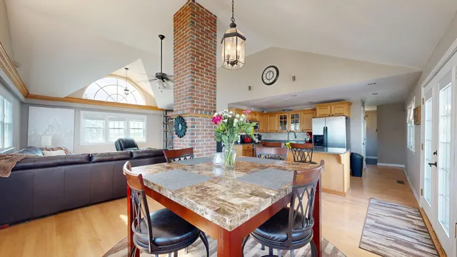 $600,000 | 255 Talbot Avenue, Rockland, ME 04841