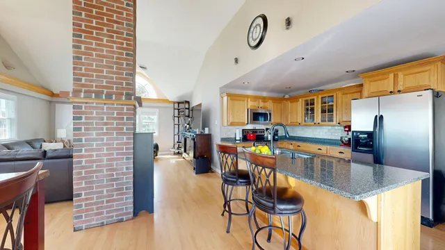 $600,000 | 255 Talbot Avenue, Rockland, ME 04841