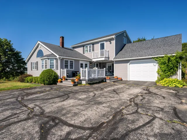$600,000 | 255 Talbot Avenue, Rockland, ME 04841
