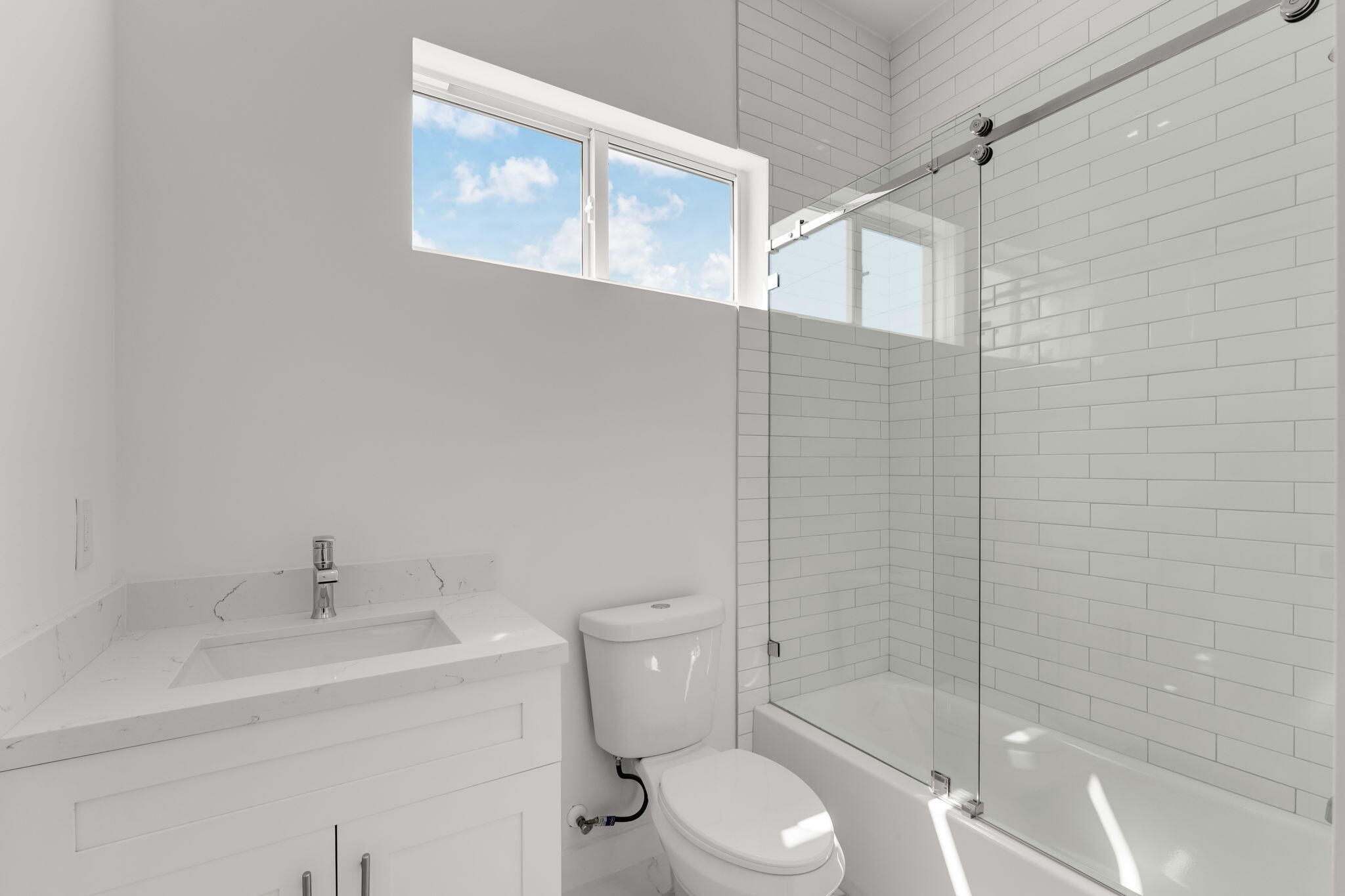 272 Lower Matecumbe Road Key Largo, FL 33037 - Photo 14 of 55 3rd bath/ tub