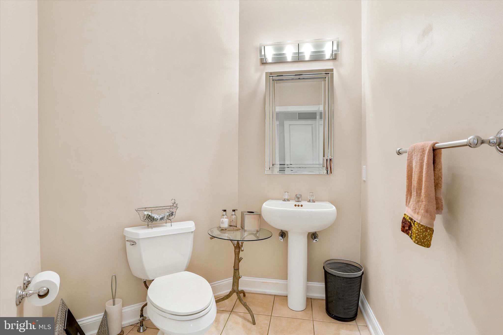 5 Wingate Court Flourtown, PA 19031 - Photo 38 of 85 Back Powder Room