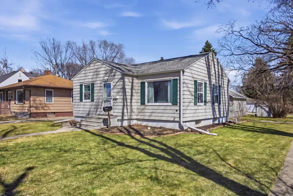 $234,900 | 1501 10th Street North, Fargo, ND 58102