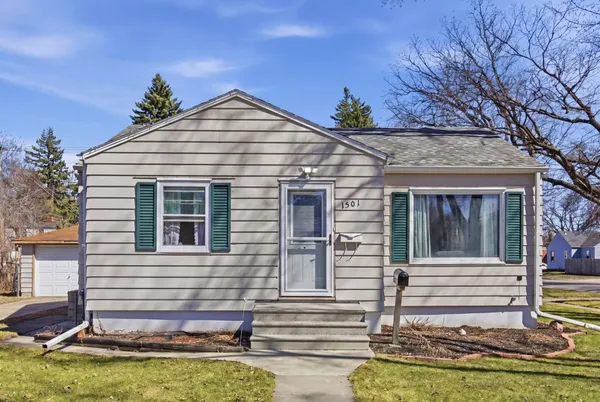$234,900 | 1501 10th Street North, Fargo, ND 58102