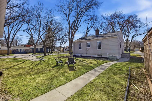 $234,900 | 1501 10th Street North, Fargo, ND 58102