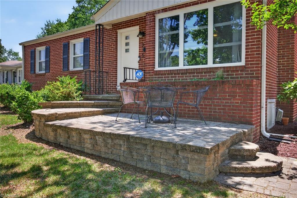 215 South Lindell Road Greensboro, NC 27403 - Photo 7 of 29