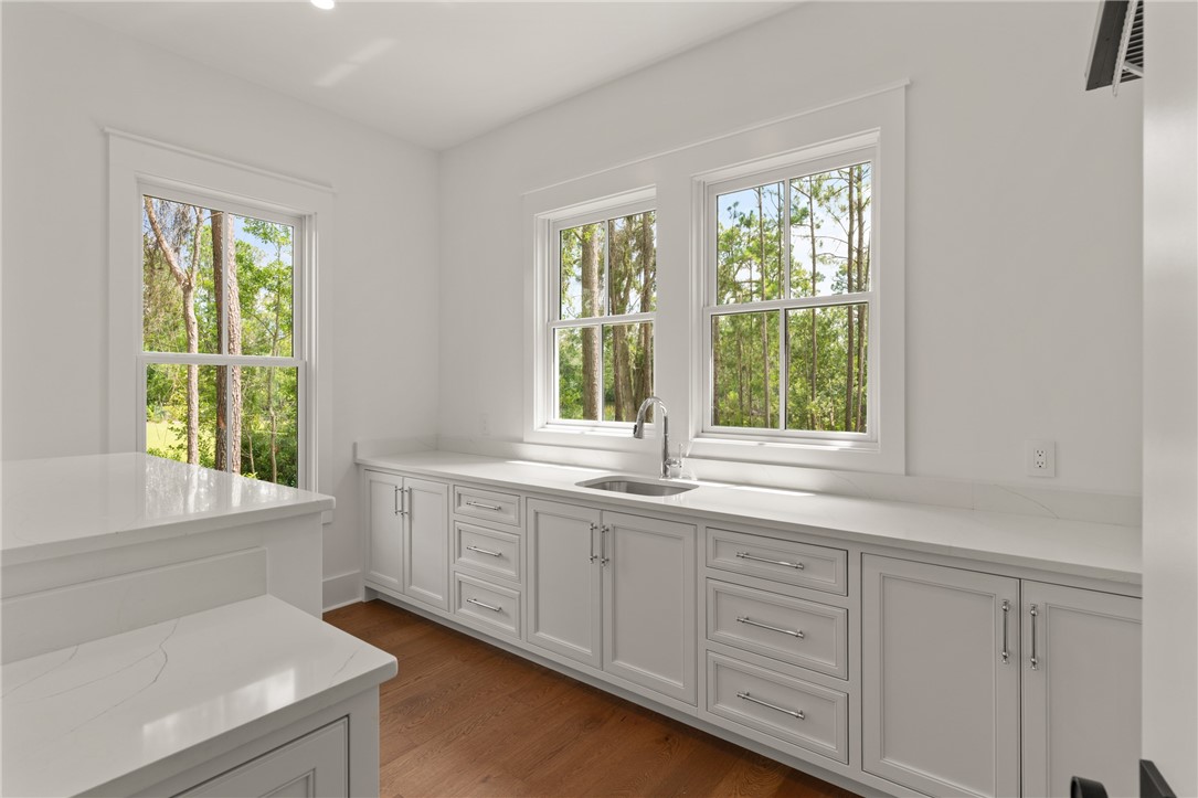 337 Lake Stillwater Drive St. Simons Island, GA 31522 - Photo 17 of 51 laundry room