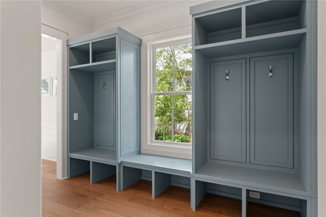337 Lake Stillwater Drive St. Simons Island, GA 31522 - Photo 19 of 51 mudroom