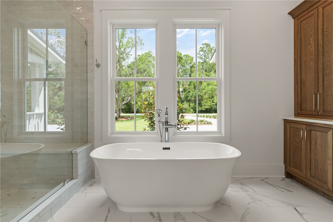 337 Lake Stillwater Drive St. Simons Island, GA 31522 - Photo 27 of 51 master bathroom