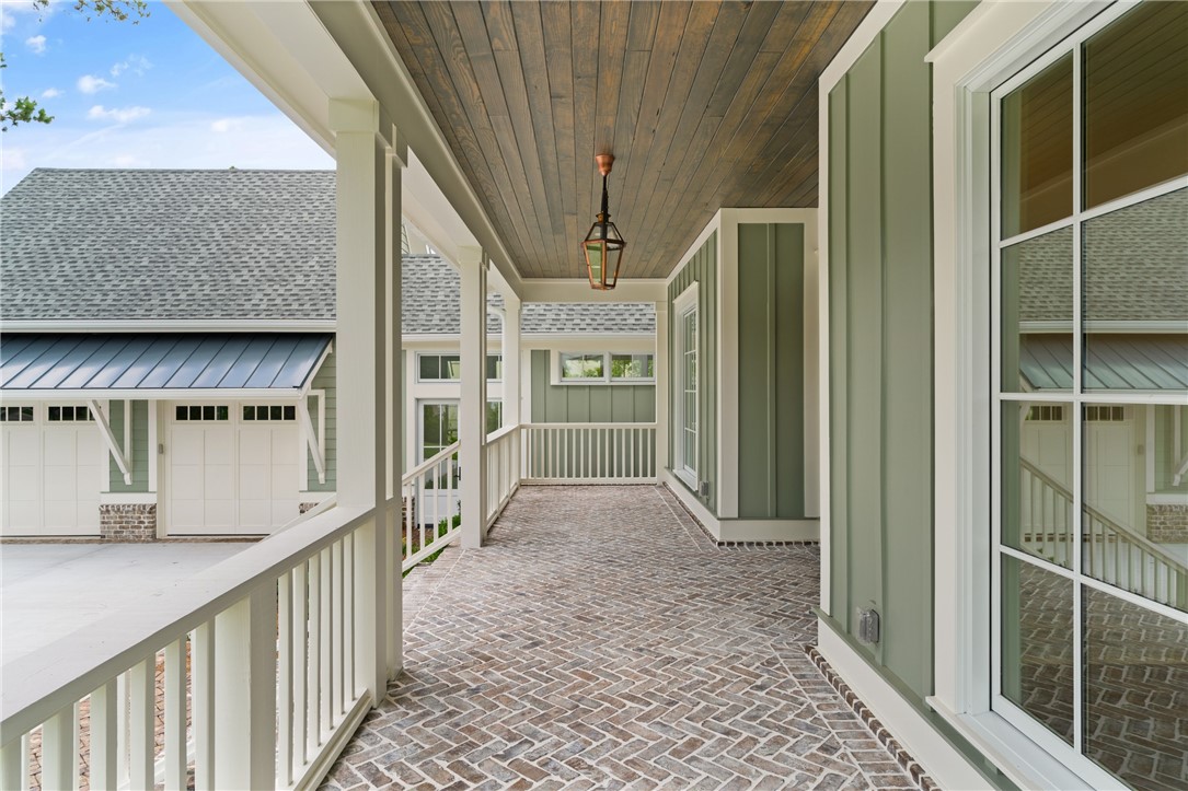 337 Lake Stillwater Drive St. Simons Island, GA 31522 - Photo 44 of 51 front porch