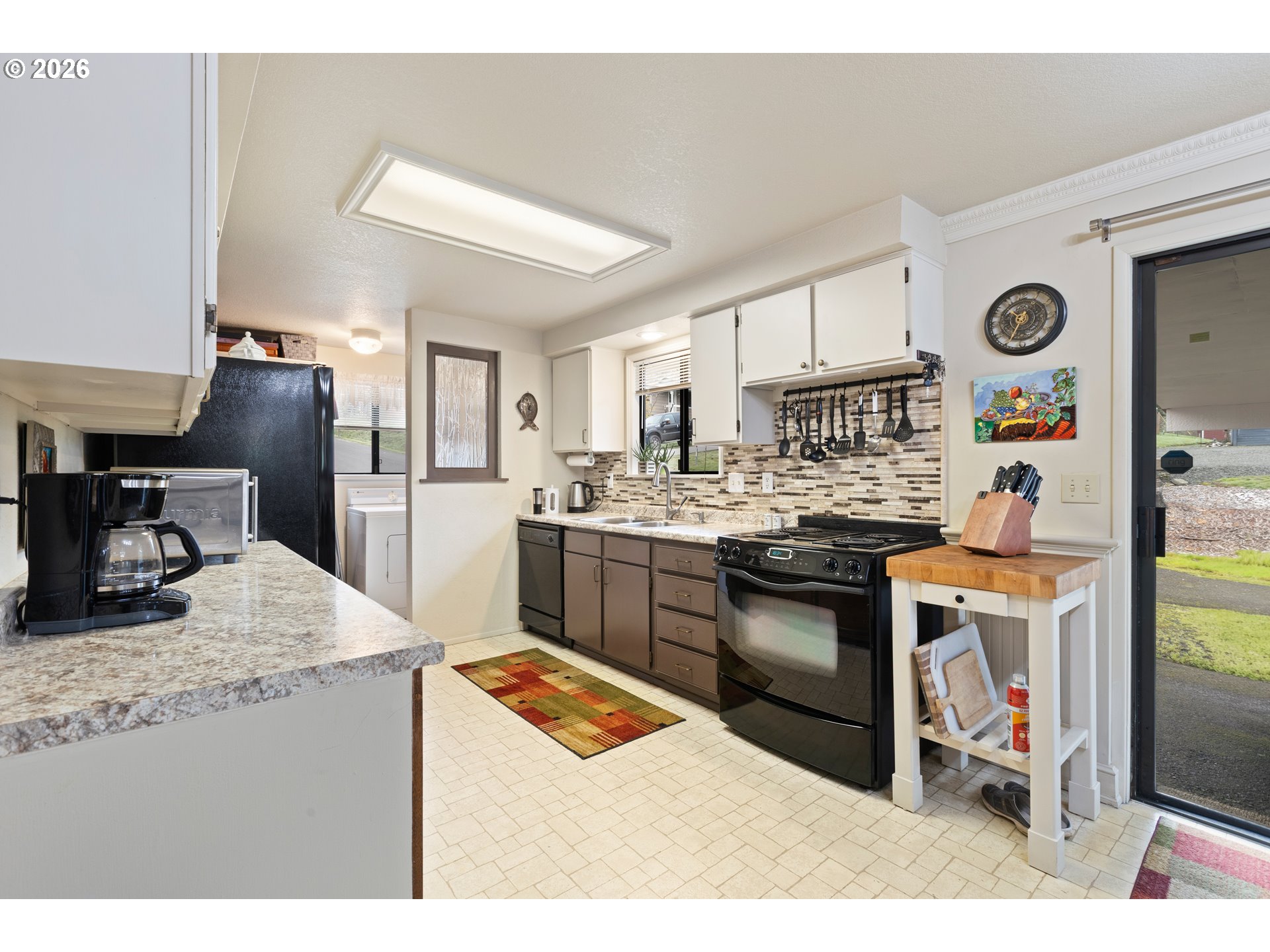479 2nd Street Elkton, OR 97436 - Photo 11 of 46 Kitchen