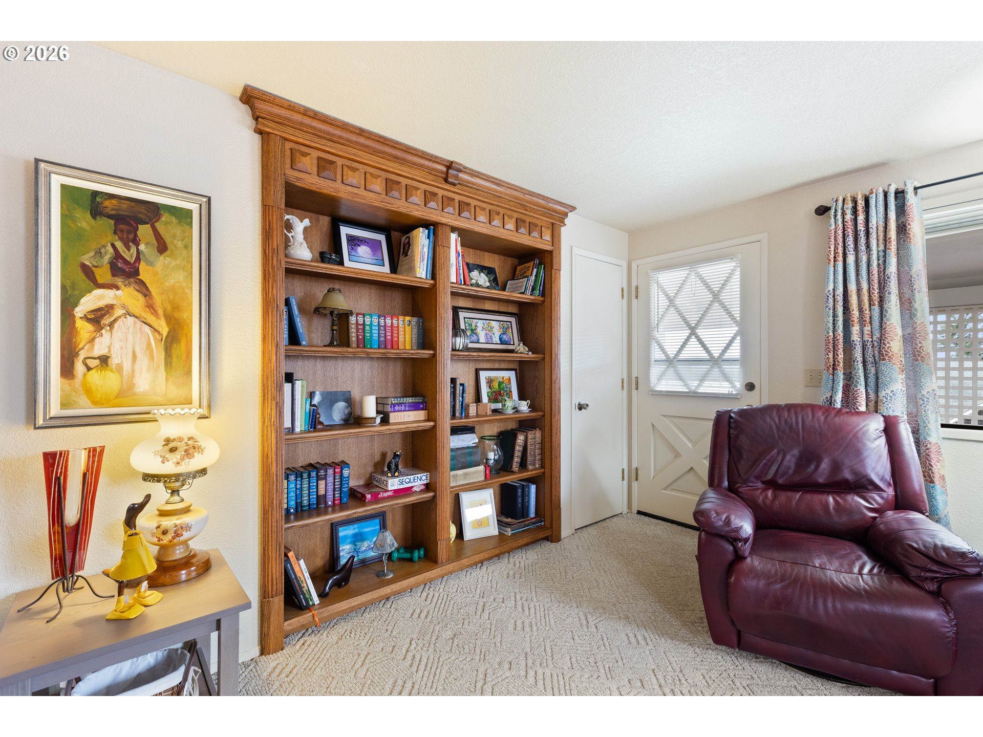 479 2nd Street Elkton, OR 97436 - Photo 6 of 46 Living Room/Entrance