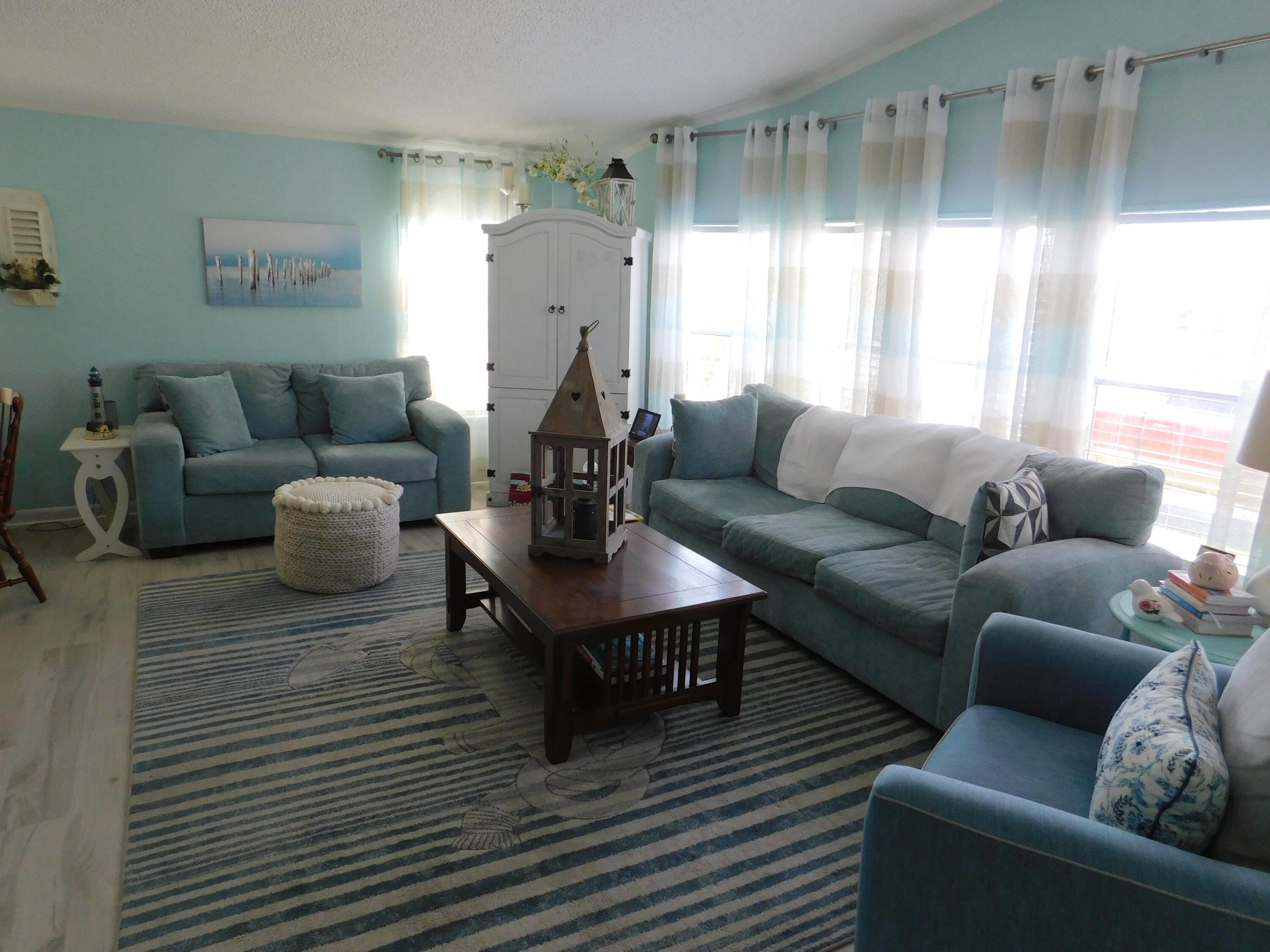 514 Hemingway Terrace Fort Pierce, FL 34982 - Photo 2 of 15 DSCN0724