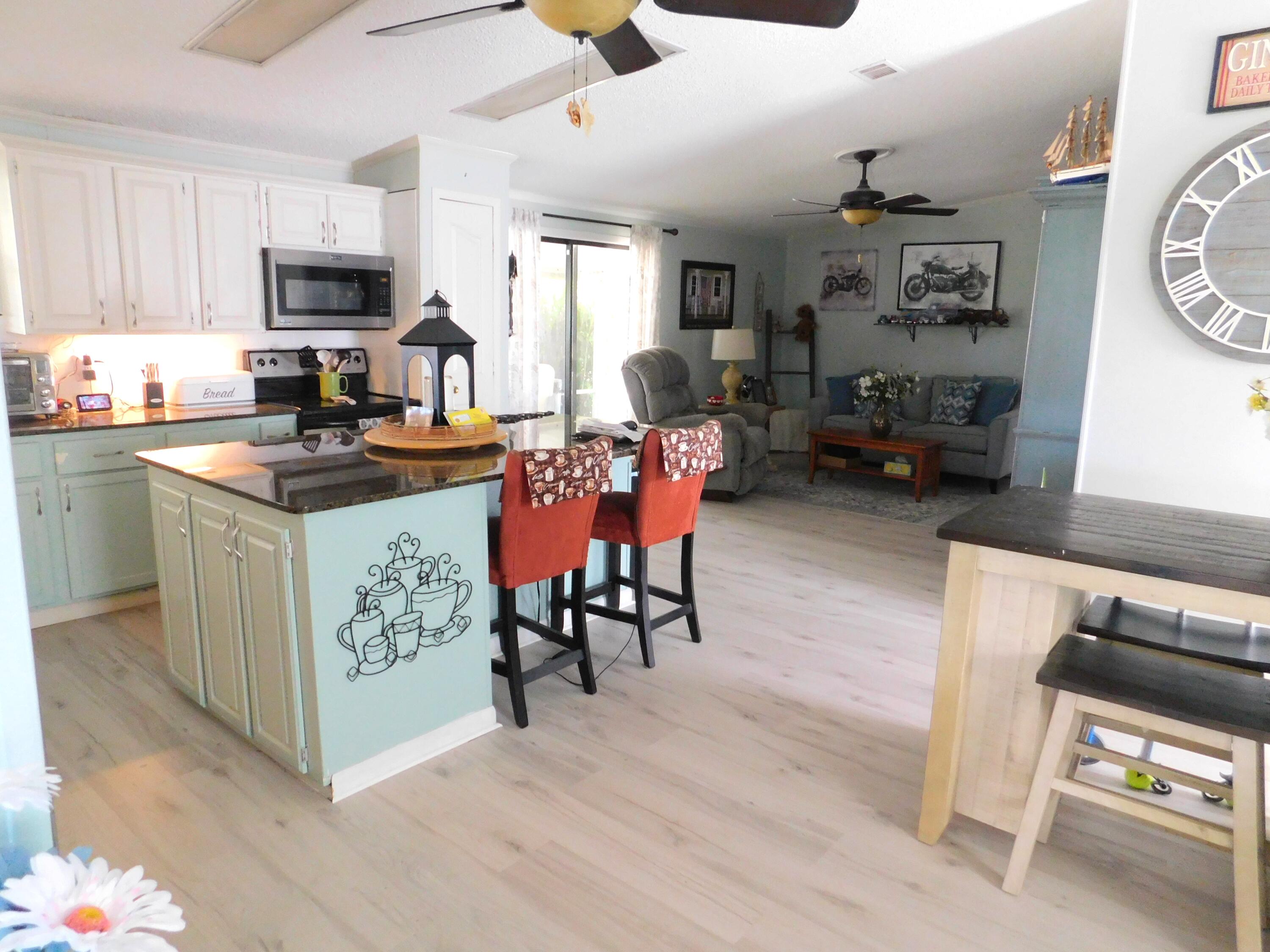 514 Hemingway Terrace Fort Pierce, FL 34982 - Photo 4 of 15 Kitchen