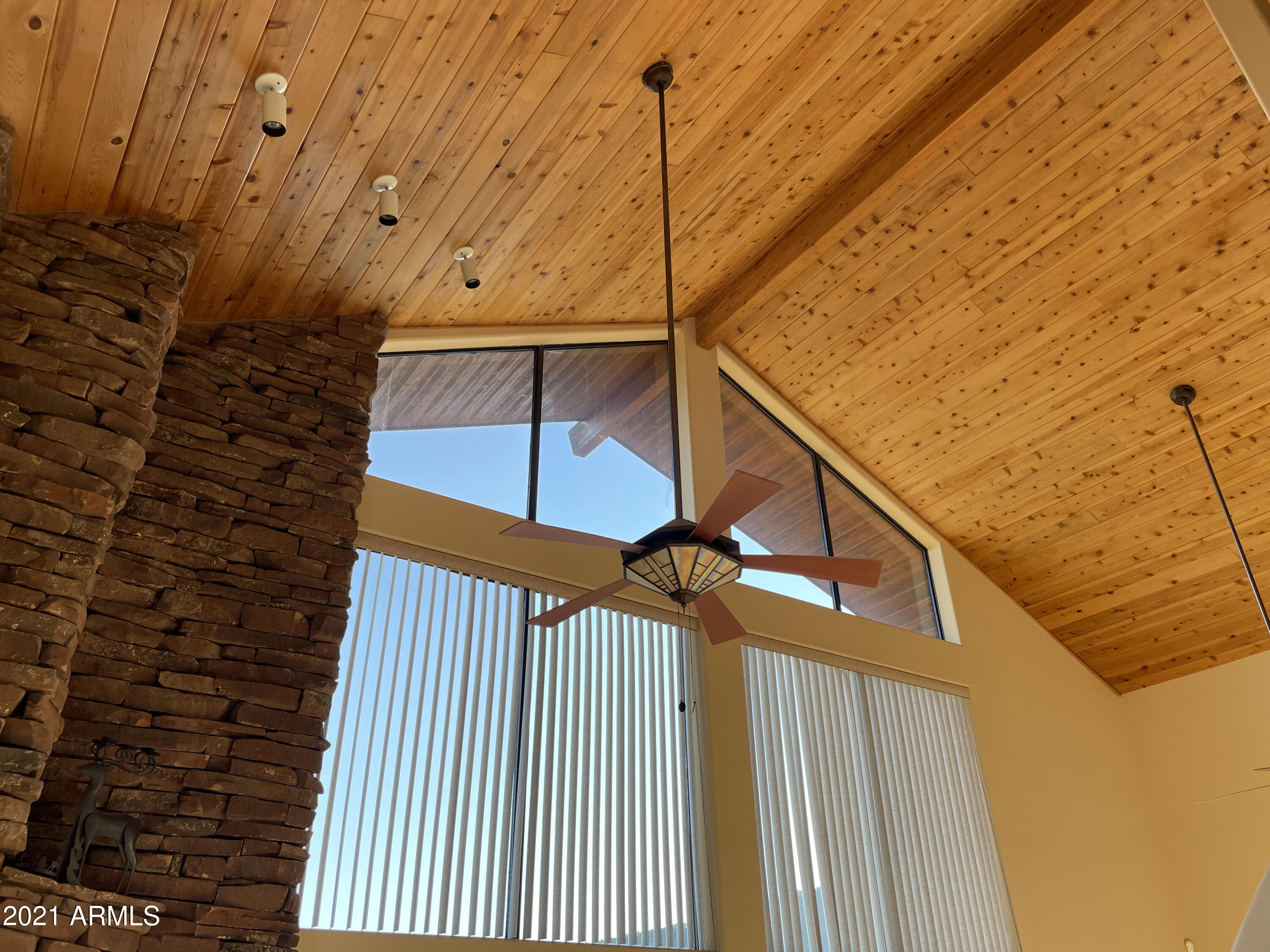 6442 West Ruin Hill Loop Pine, AZ 85544 - Photo 21 of 54 Ceiling