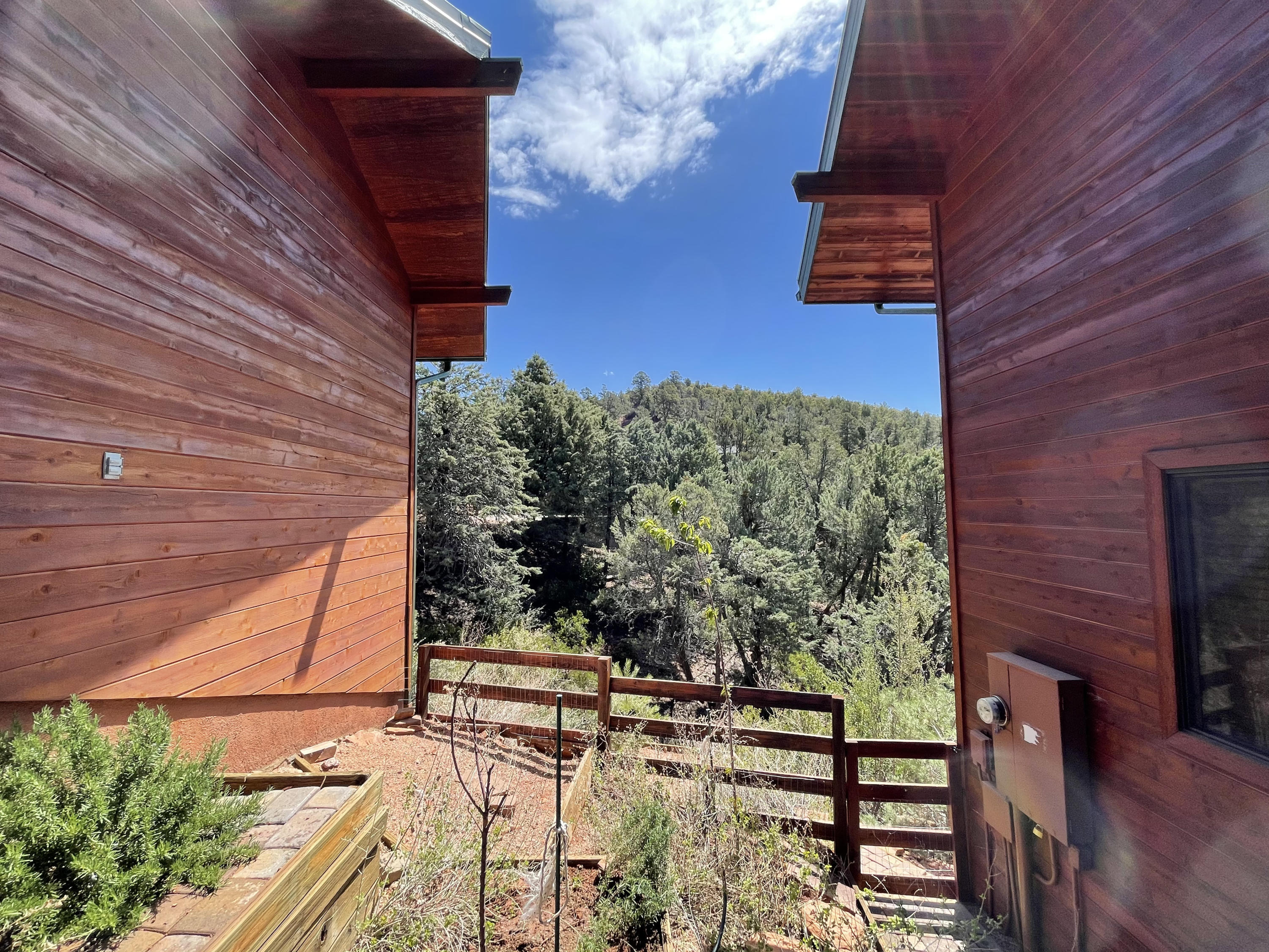 6442 West Ruin Hill Loop Pine, AZ 85544 - Photo 6 of 54 FrontCourtyardSideView