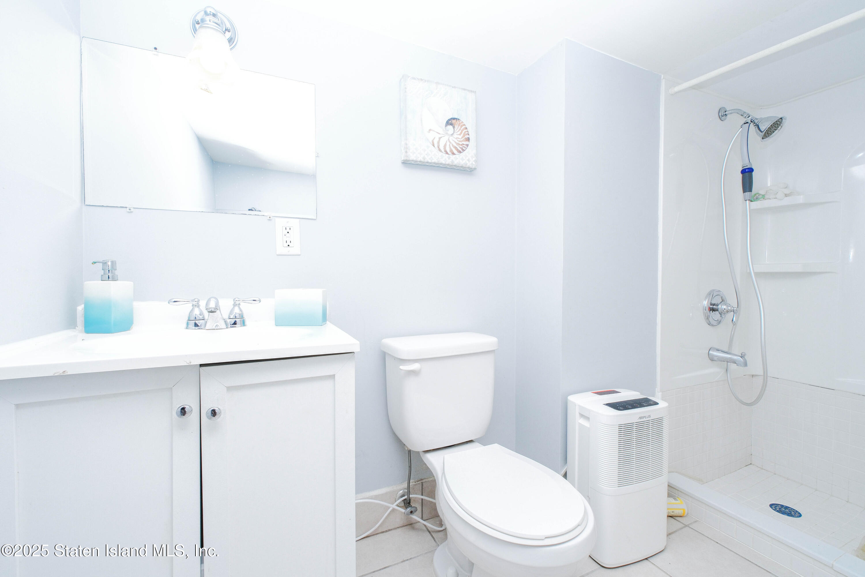 63 Riegelmann Street Staten Island, NY 10302 - Photo 28 of 35 Three-Quarter Bathroom