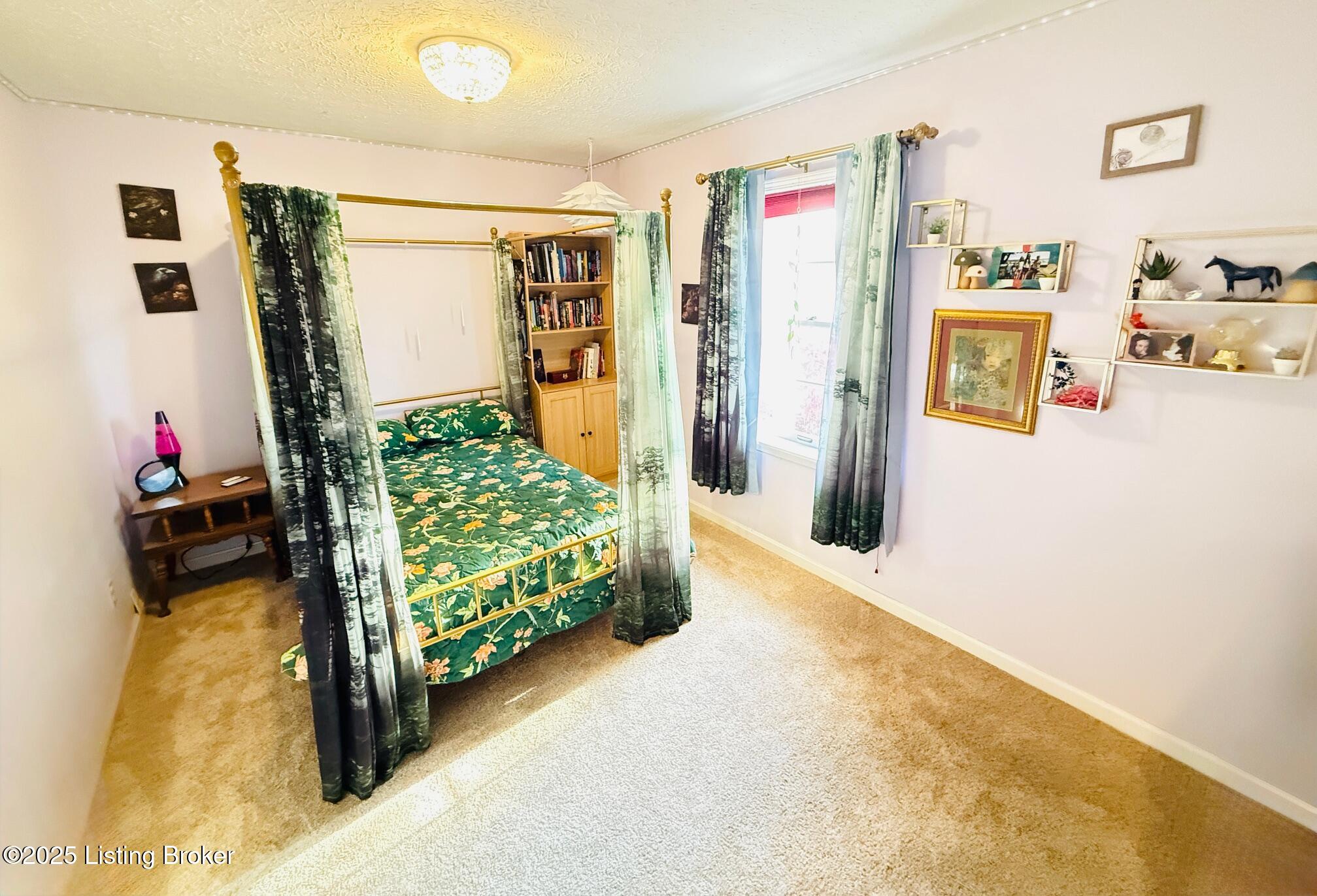 4604 Lincoln Road Louisville, KY 40220 - Photo 20 of 29 2nd Bedroom