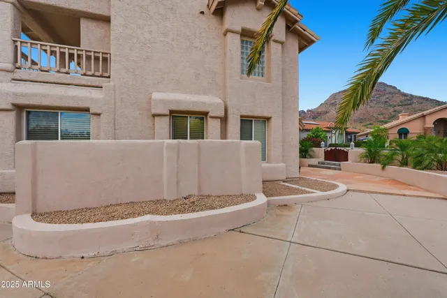 $949,000 | 1709 East Gelding Drive, Phoenix, AZ 85022