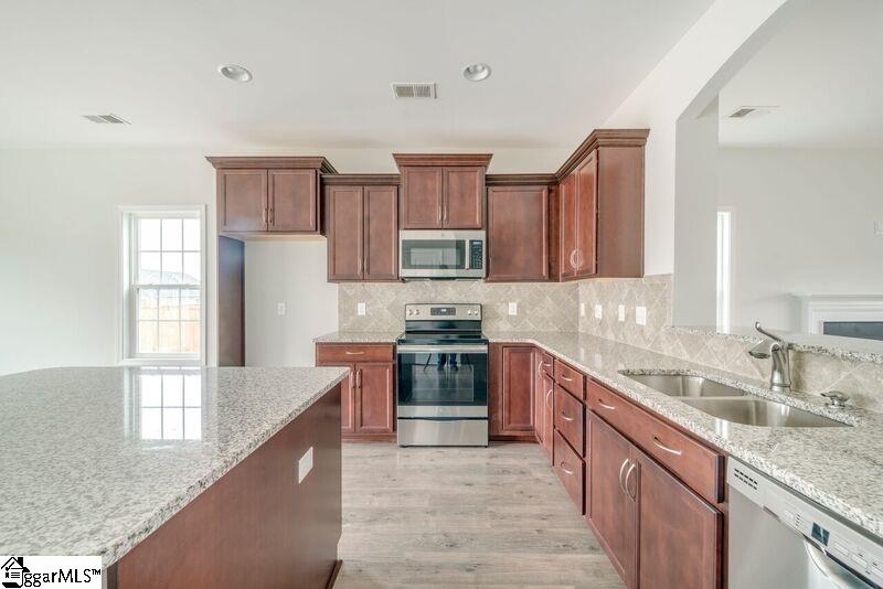 24 Howards End Court Simpsonville, SC 29681 - Photo 7 of 12 Gallery Image 7