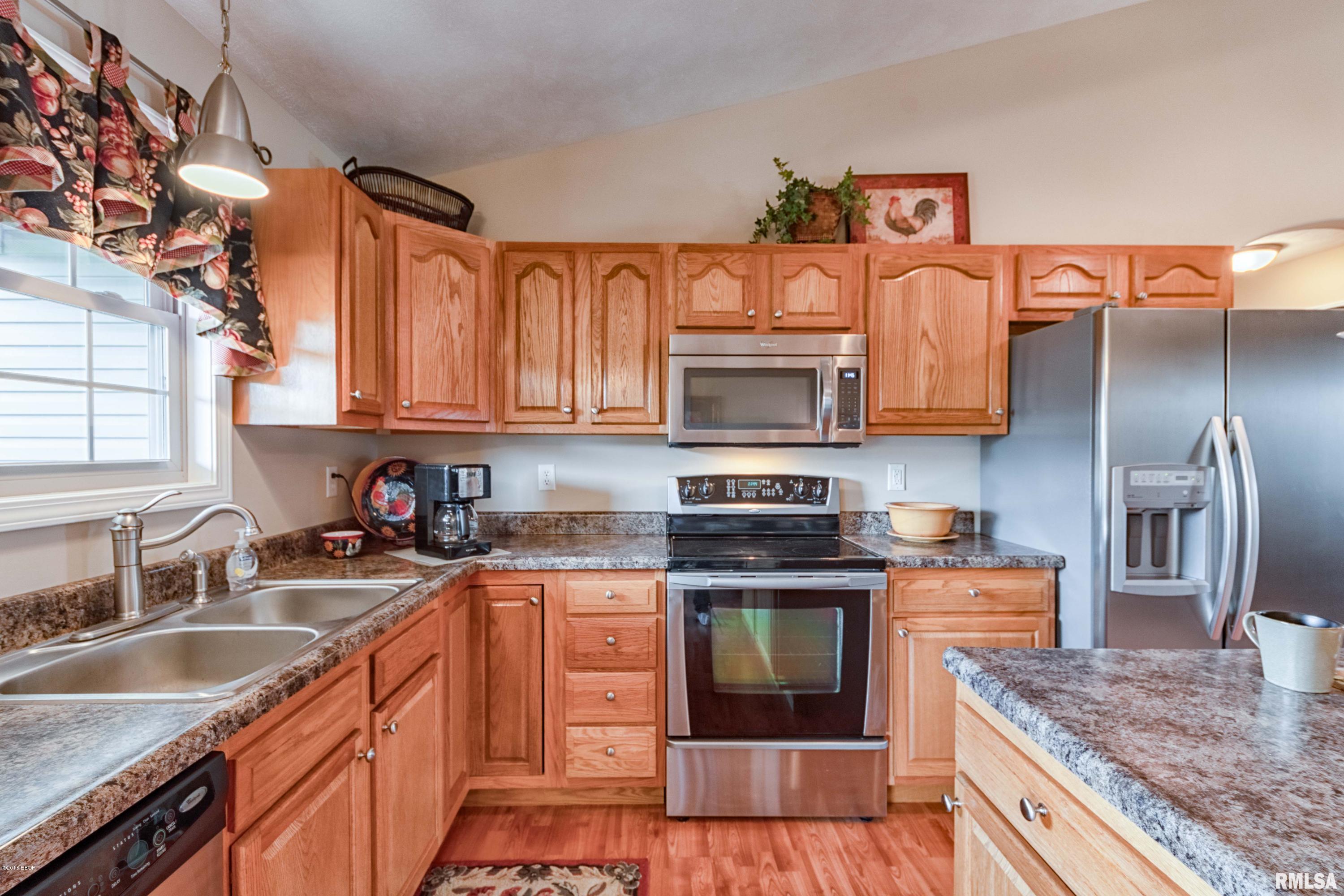 1800 Dynasty Road Herrin, IL 62948 - Photo 5 of 20