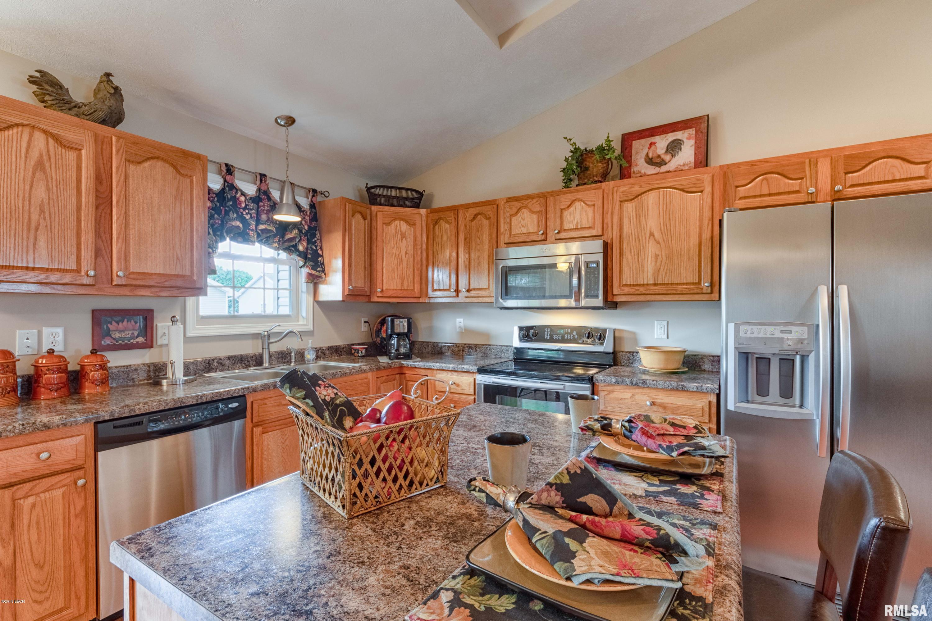 1800 Dynasty Road Herrin, IL 62948 - Photo 6 of 20