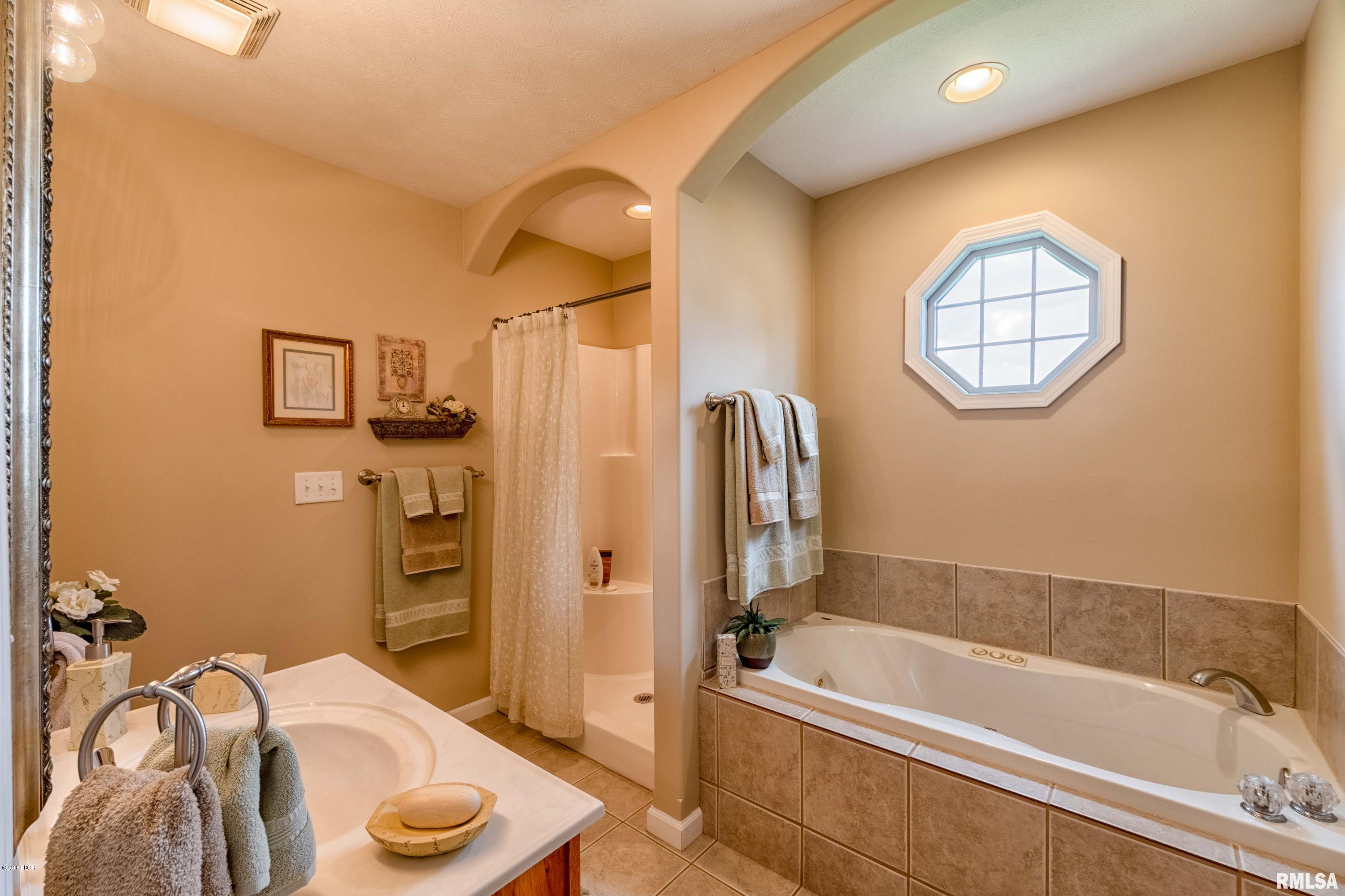 1800 Dynasty Road Herrin, IL 62948 - Photo 9 of 20