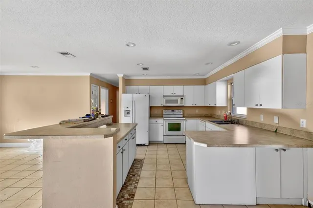 $299,990 | 2509 Willow Oak Drive, Edgewater, FL 32141