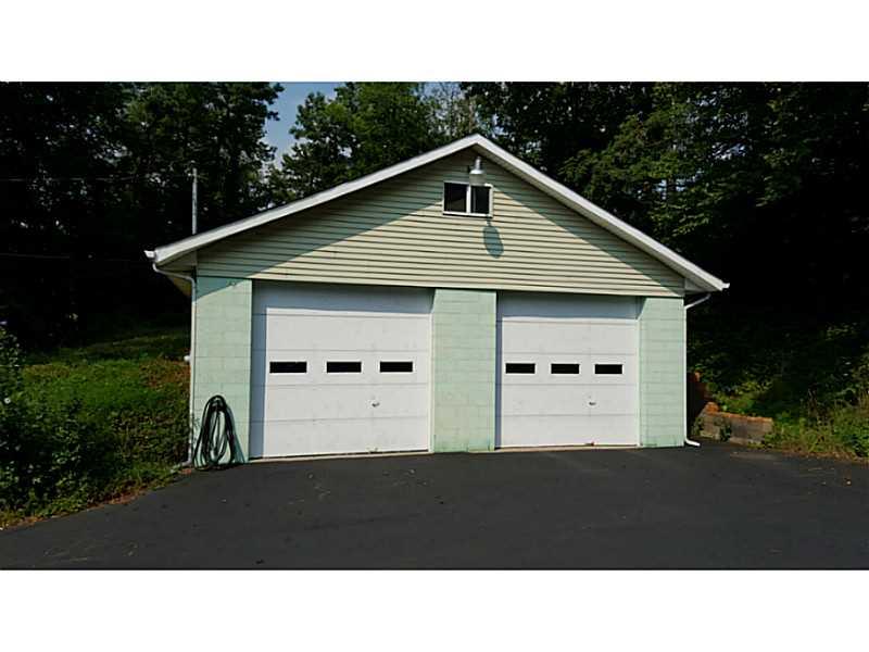 400 Harmony Road Pittsburgh, PA 15237 - Photo 7 of 11 Parking Lot/Garage.