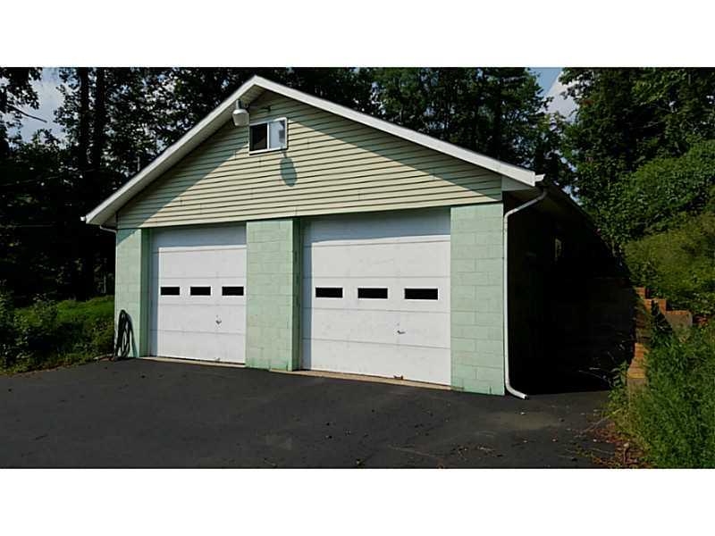 400 Harmony Road Pittsburgh, PA 15237 - Photo 8 of 11 Parking Lot/Garage.