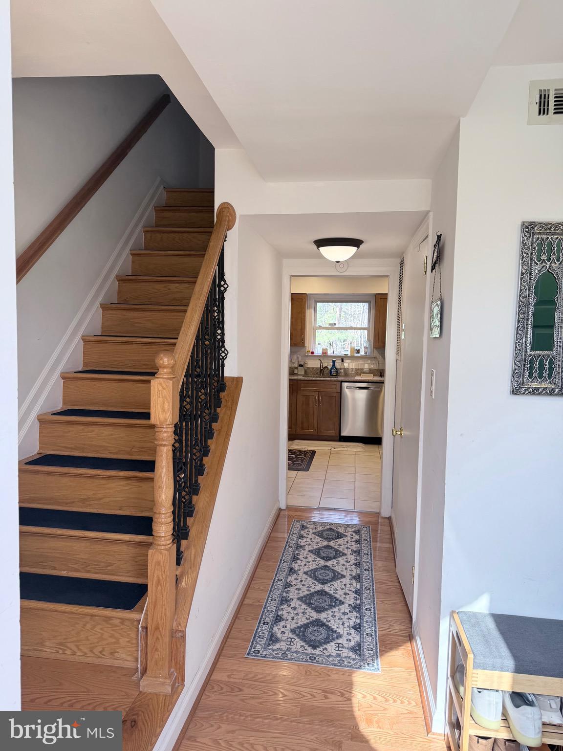 2254 Covent Gardens Court Reston, VA 20191 - Photo 4 of 28