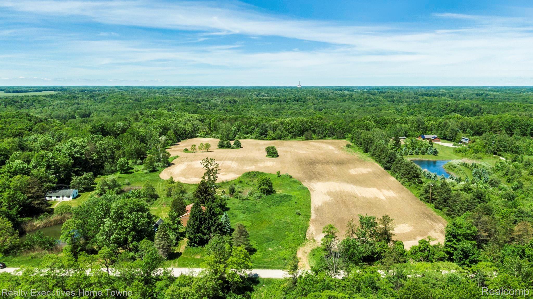 6899 Gibbons Road Jeddo, MI 48032 - Photo 4 of 22 6889 Gibbons-3.jpg