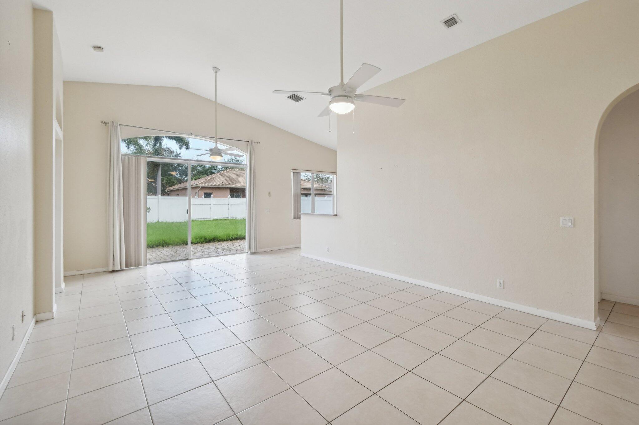 5540 Spanish River Road Fort Pierce, FL 34951 - Photo 8 of 36 Spanish River Rd-007