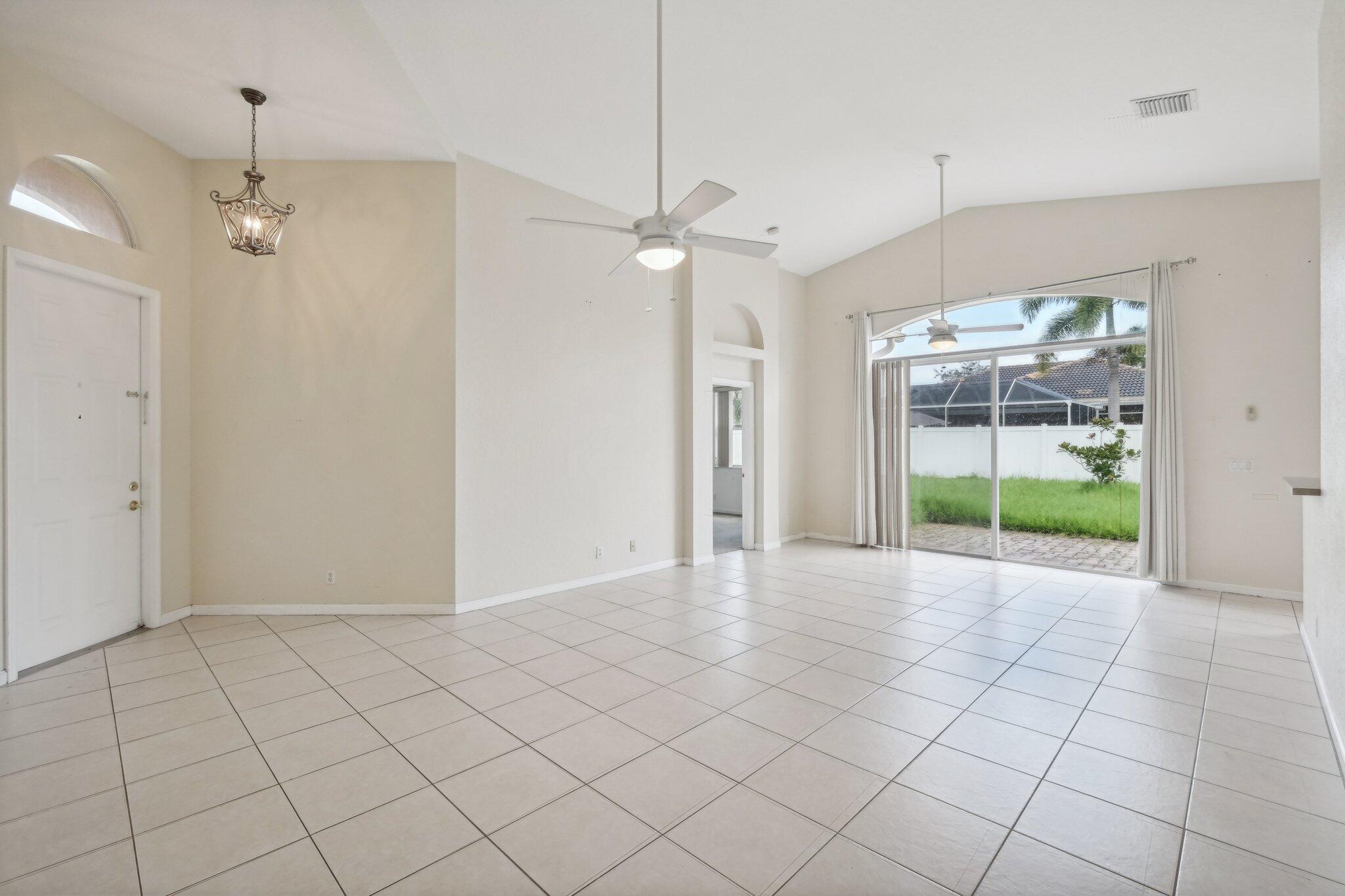 5540 Spanish River Road Fort Pierce, FL 34951 - Photo 9 of 36 Spanish River Rd-008