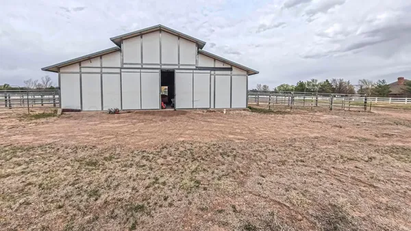 $840,000 | 8901 Red Wing Road, Amarillo, TX 79119