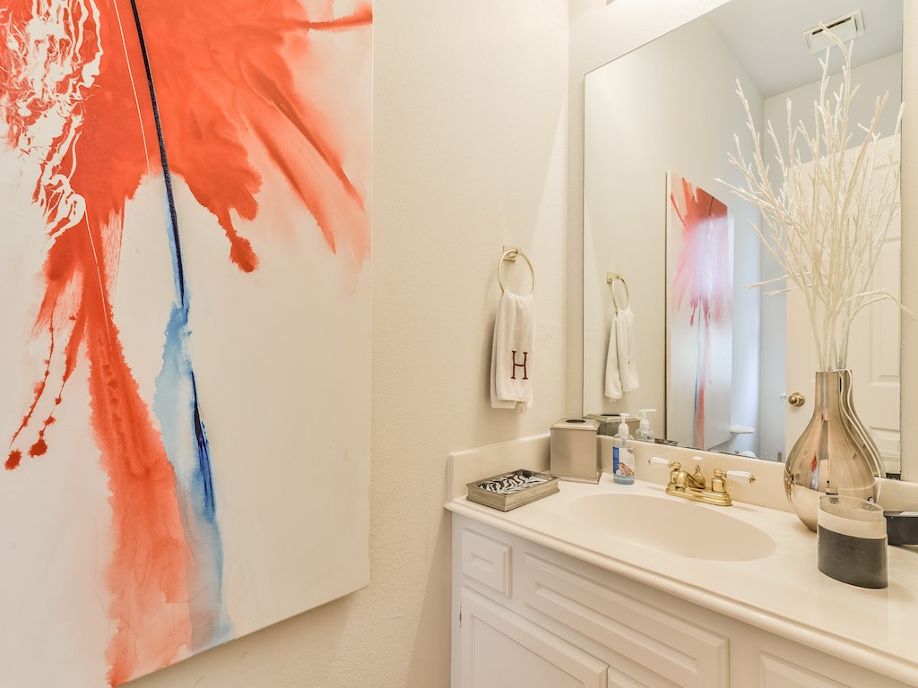 6409 Prague Street Houston, TX 77007 - Photo 10 of 11 There is a half bath on the second floor.