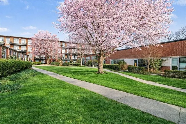 $359,000 | 5200 Peachtree Road, Unit 2101, Atlanta, GA 30341