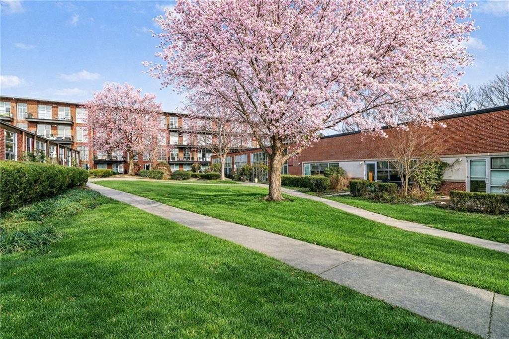 5200 Peachtree Road, Unit 2101 Atlanta, GA 30341 - Photo 28 of 37 a garden view with a seating space