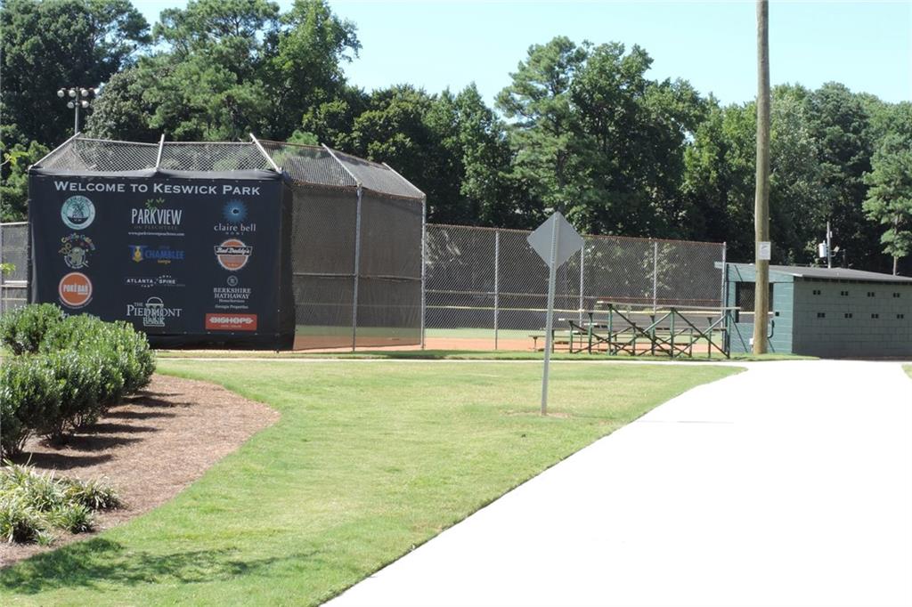 5200 Peachtree Road, Unit 2101 Atlanta, GA 30341 - Photo 37 of 37 a view of a backyard