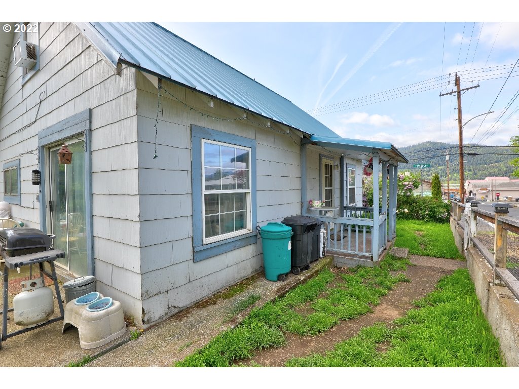 204 Walnut Street Bingen, WA 98605 - Photo 17 of 21