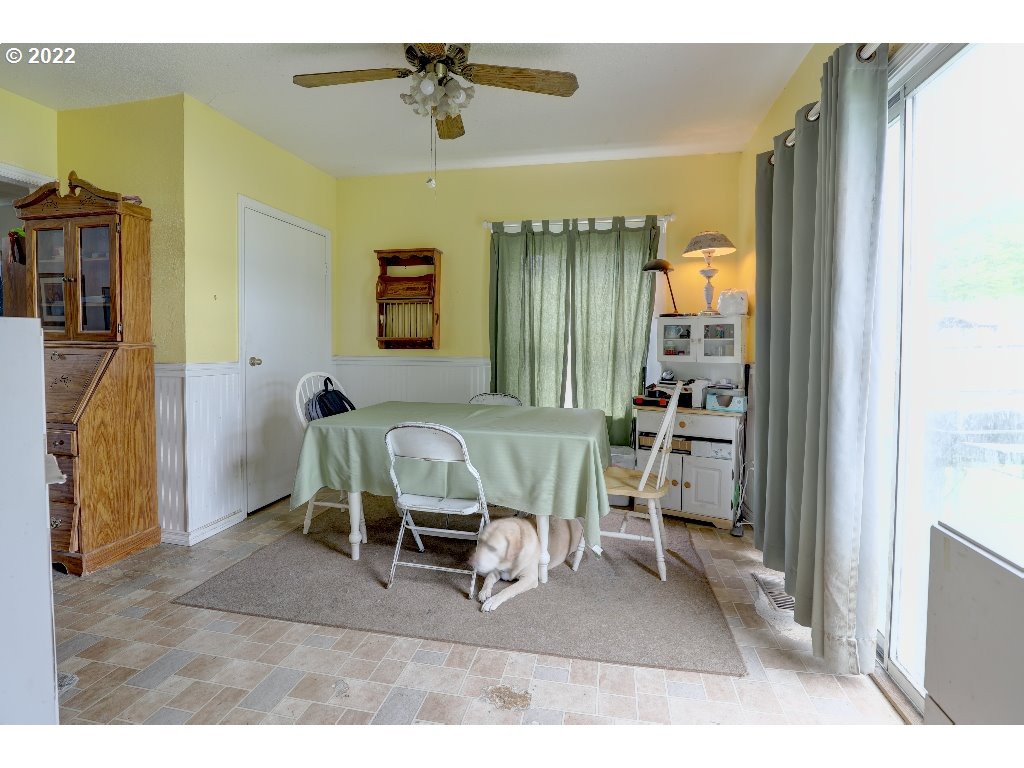 204 Walnut Street Bingen, WA 98605 - Photo 10 of 21