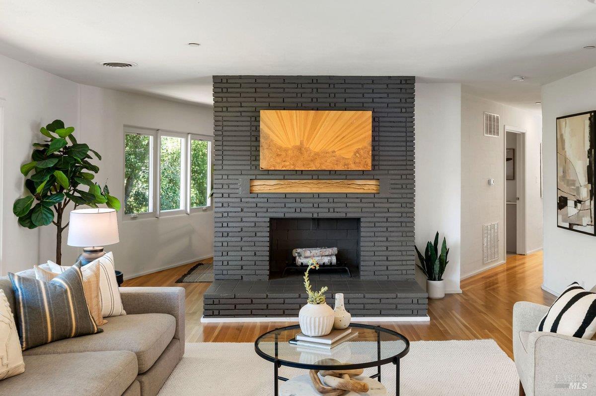 111 Deer Hollow Road San Anselmo, CA 94960 - Photo 8 of 70