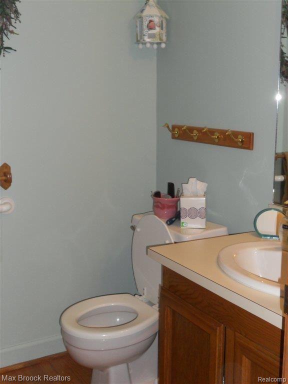 385 Meadow Bridge Drive, Unit 110 Rochester, MI 48307 - Photo 13 of 19 First Floor Powder Room.JPG