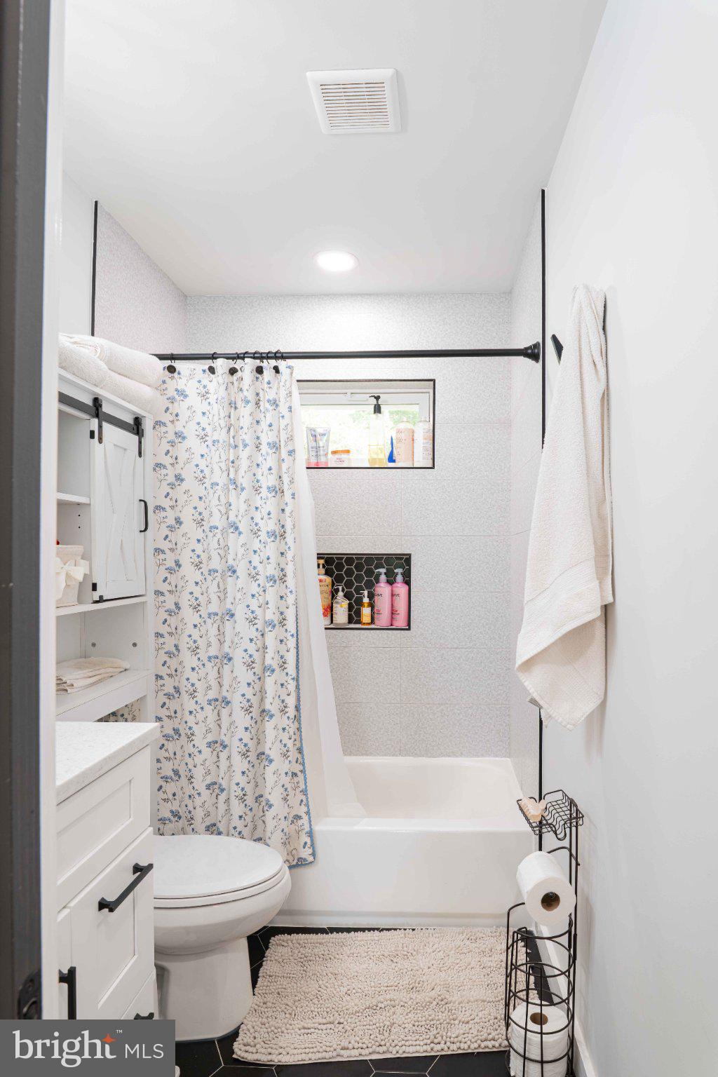 301 North Duey Road Remington, VA 22734 - Photo 22 of 36 Charming bathroom with modern touches.